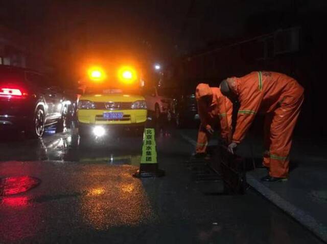 北京平均降水量已达暴雨级别 城区最大降雨出现在博大路