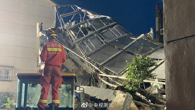 苏州一酒店倒塌已救出8名被困人员其中1人死亡 另有10人失联