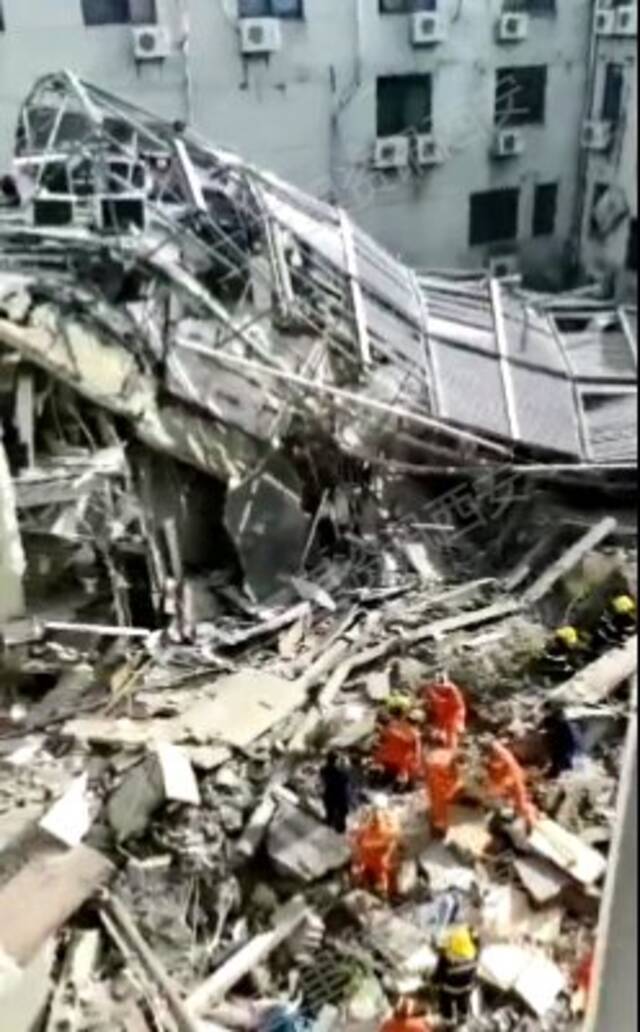 江苏苏州一酒店发生坍塌疑似多人被埋 当地回应