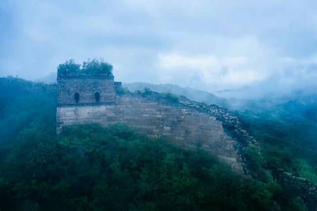 多图来袭！雨后的长城你见过吗？云蒸雾绕人间仙境