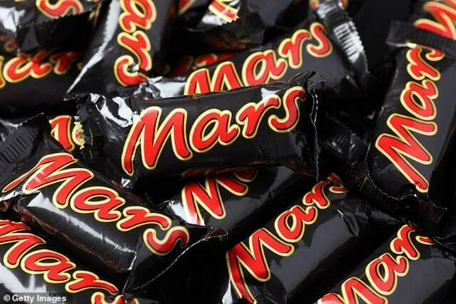 新政之后，一个60便士的Mars糖果成本将增加9便士图源：每日邮报网站