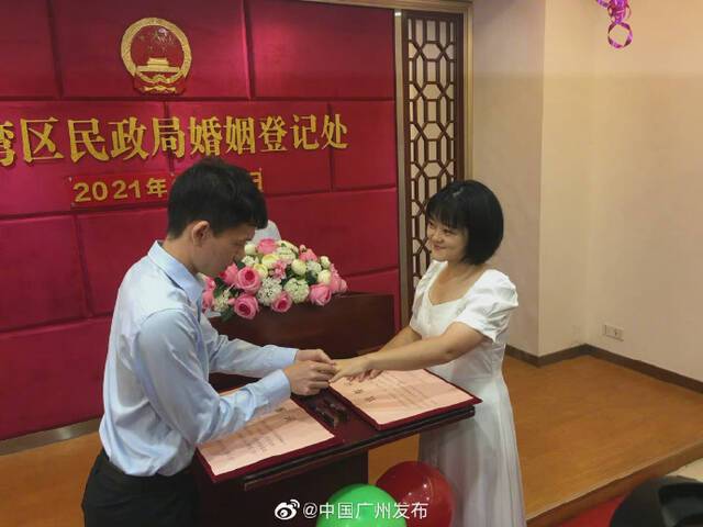 恭喜！他们结婚了！好甜