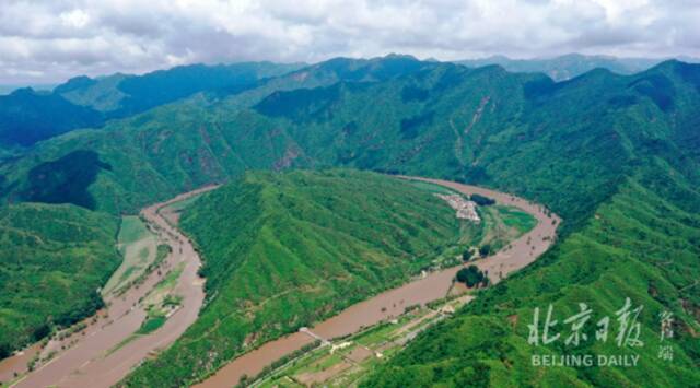 震撼！大雨过后，怀柔大山里现“黄河几字弯”壮观景象