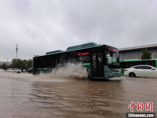 河南发布今年首次地质灾害红色预警 17座大中型水库超汛限水位