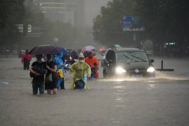 灾难当前为何地铁未能及时停运？郑州地铁5号线生死营救