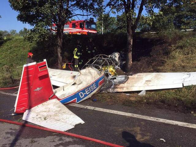 意大利南部发生超轻型飞机坠毁事故 造成2人死亡