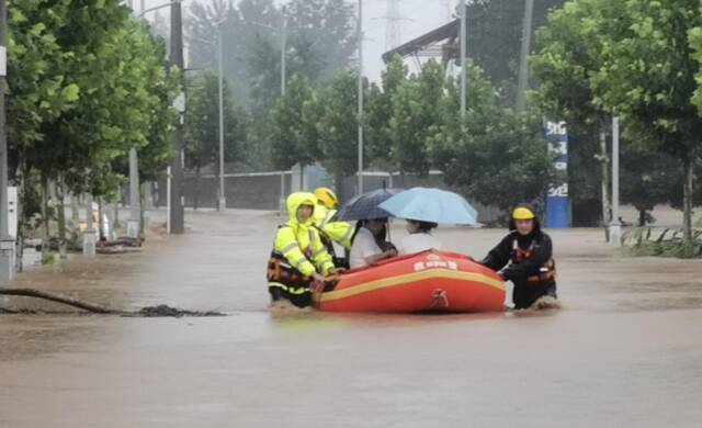 致敬：7月20日被困在地铁里的河南人