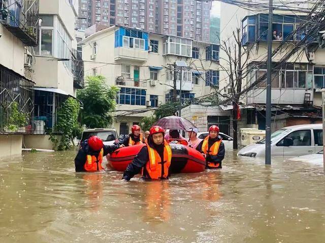 河南新乡遭遇极强降雨 最大降水量与郑州相当