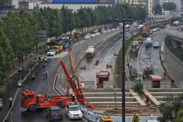 “我们逃出二十分钟后，京广北路隧道全淹了”