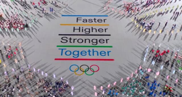 本届奥运会启用的全新标语——更快，更高，更强，更团结。