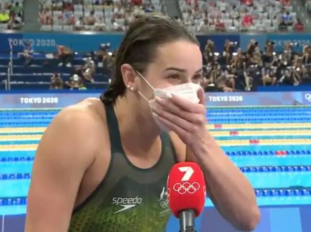 兴奋过头？澳游泳运动员摘金后连爆粗口，网友不满