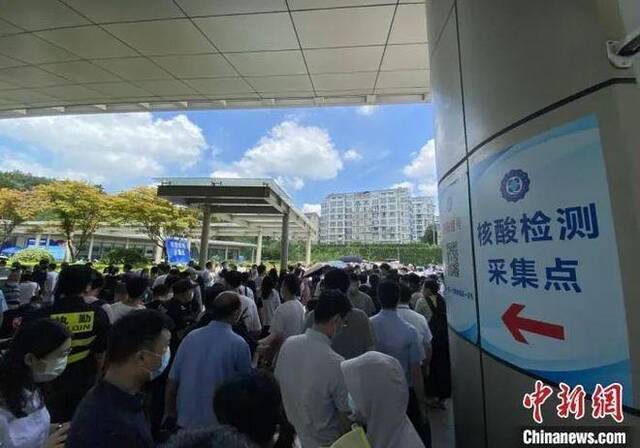▲南京市要求，市民旅客离开南京均需携48小时内核酸阴性证明图据中新网