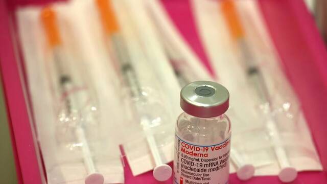 法国高等卫生署批准12至17岁青少年接种莫德纳新冠疫苗