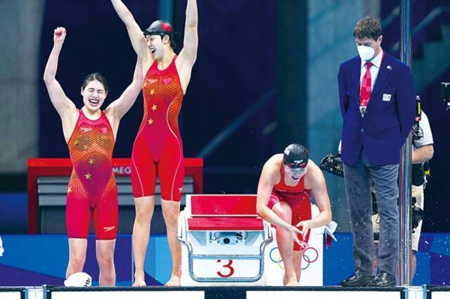 女子游泳连夺两金 中国力量从心燃起