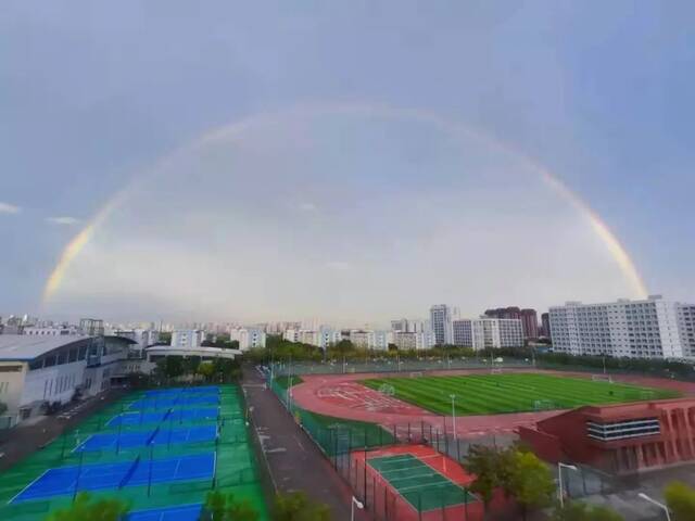 彩虹实锤了！这是今夏天理最美的晚霞