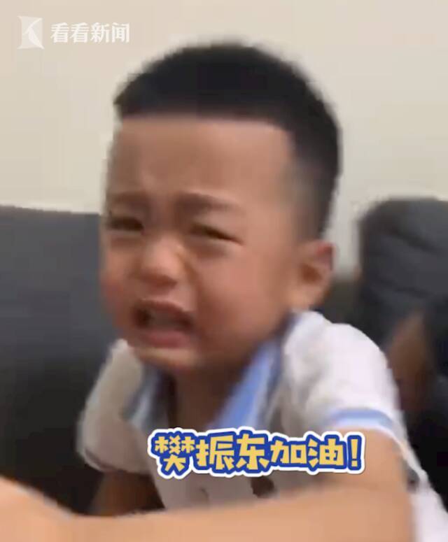 视频｜男乒决赛樊振东不敌马龙 小男孩哭着为他加油！