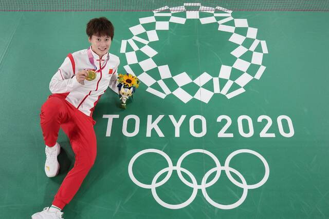23岁的陈雨菲，拿到了梦想中的金牌。