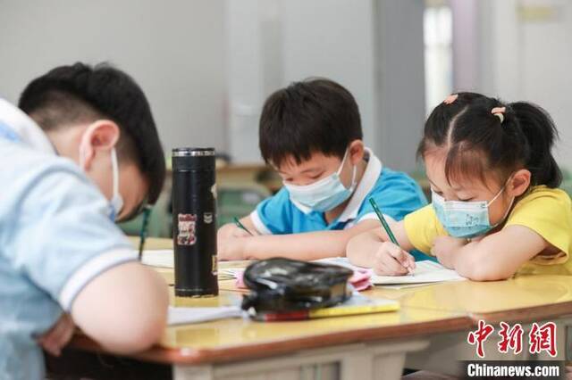 资料图：7月19日，北京暑期学生托管服务正式开始。中新社记者贾天勇摄