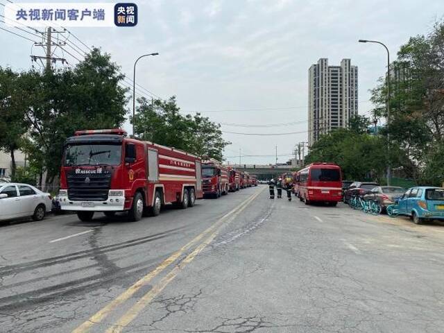 辽宁沈阳一氢气罐车软管破裂导致爆燃 现场无人员伤亡