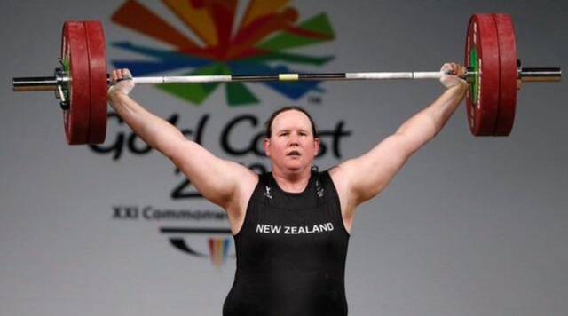 新西兰女子举重运动员哈伯德。