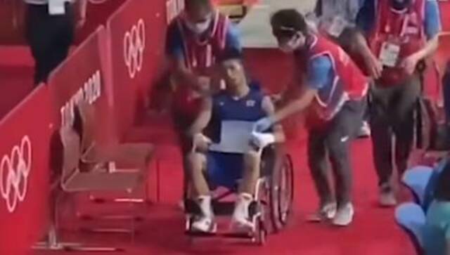 田中1/4决赛后坐轮椅离场（视频截图）