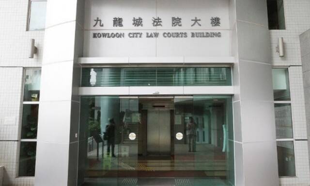 香港一学生因在公众地方管有攻击性武器罪 被判半年监禁