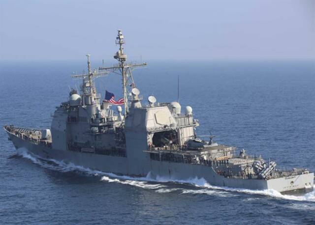 美国海军“提康德罗加”级导弹巡洋舰“莱特湾”号