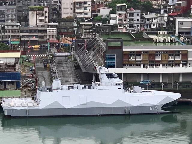 台媒：“微型导弹突击艇”被撤案 台海军2亿余元打水漂