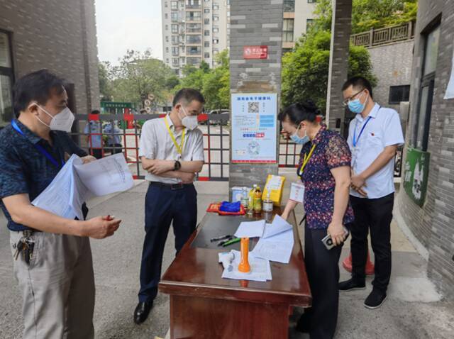 张家界：下沉抗疫一线 织密疫情防控监督网