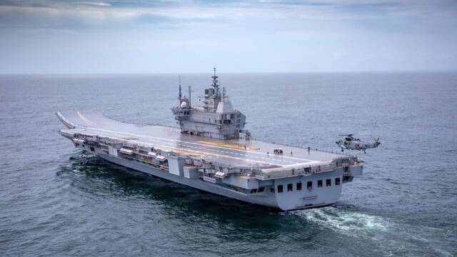 印度国产航母完成5天的首次试航