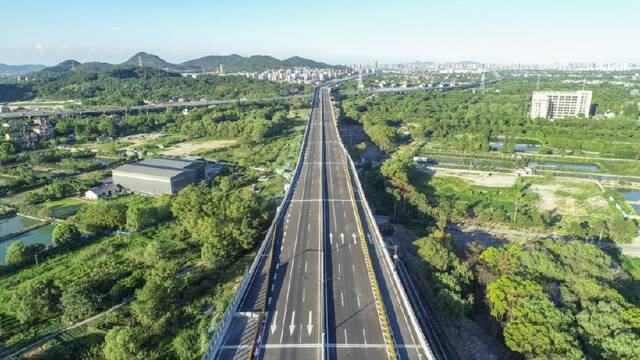 2022年亚运会配套设施杭州运溪高架路通车