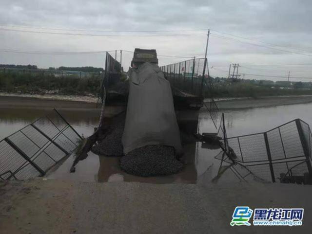 突发！黑龙江肇东市一桥坍塌