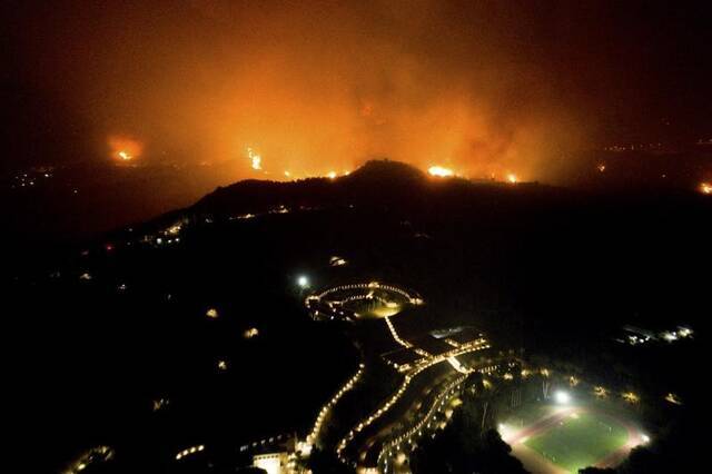 本月初以来希腊各地发生数百起森林火灾，并且正在对奥林匹亚考古遗址造成威胁。资料图