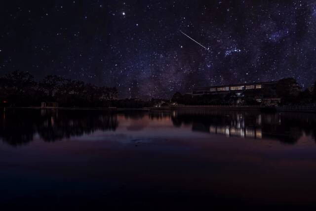 错过了流星雨？别担心，交大璀璨星河助你许愿！