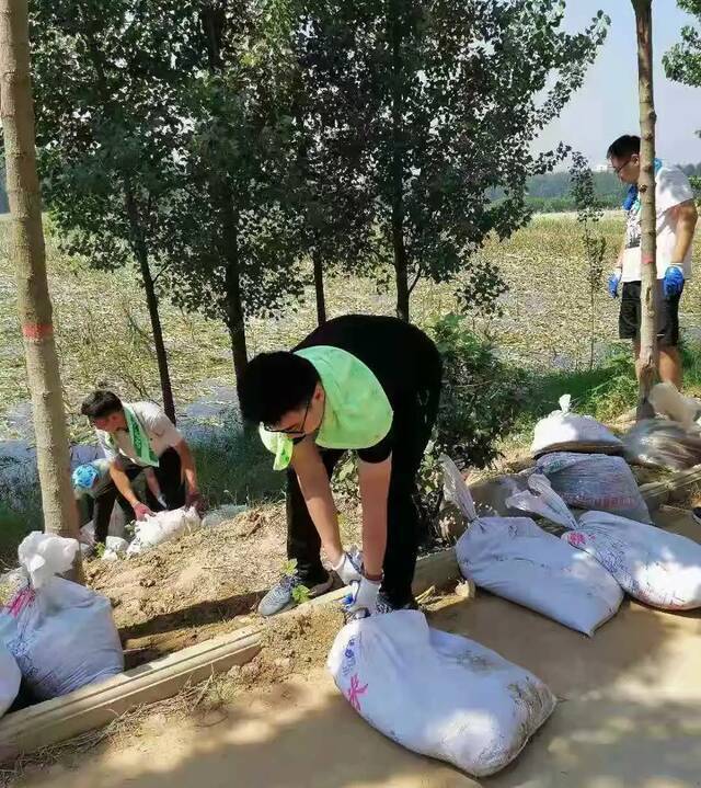 华电青年，你认真工作的样子真好看！