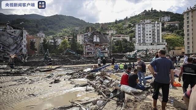 土耳其黑海地区洪灾已造成58人遇难 77人失踪