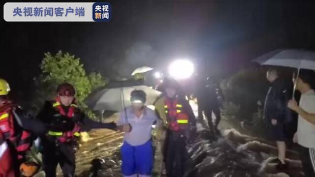 浙江台州天台县强降雨致山洪暴发 9名被困村民已被救出