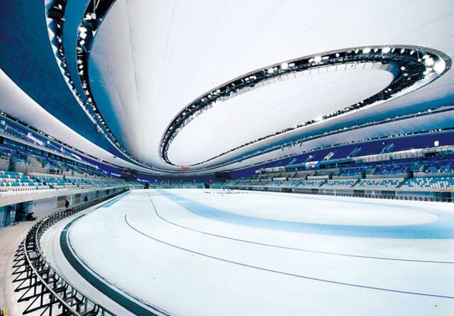 北京冬奥会标志性场馆“冰丝带”——国家速滑馆。新华社记者张晨霖摄