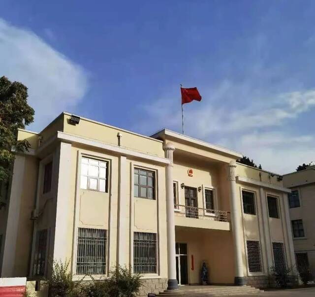 我驻阿富汗大使发来使馆照片：五星红旗高高飘扬！