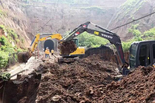 陇海铁路水害区段“重启” 全国多地途经客车恢复开行