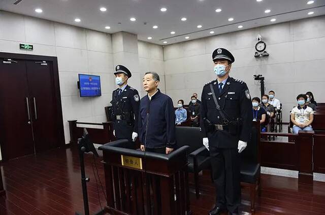 曾花费巨资跑官买官被骗 落马副部刘国强被控受贿3.5亿余元