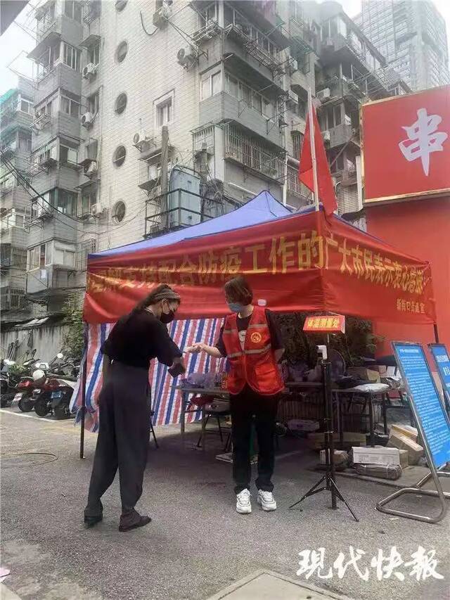 点赞！东大硕士生结束志愿服务后，“顺手”救了另一名志愿者