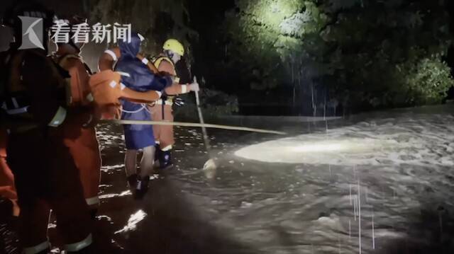 视频｜陕西勉县暴雨倾泻城镇内涝 消防紧急疏散300余人