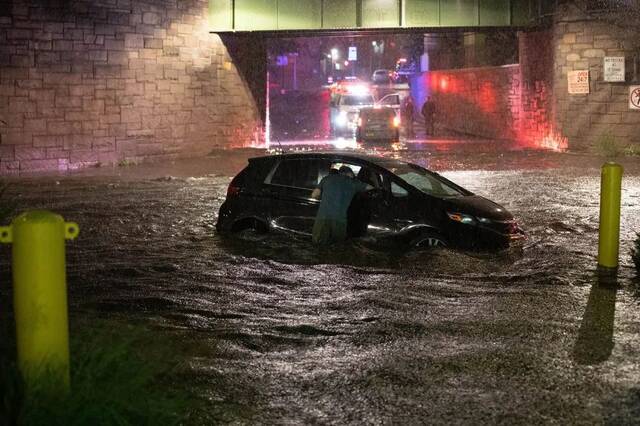 暴雨使纽约部分路面被水淹没。图源：nypost