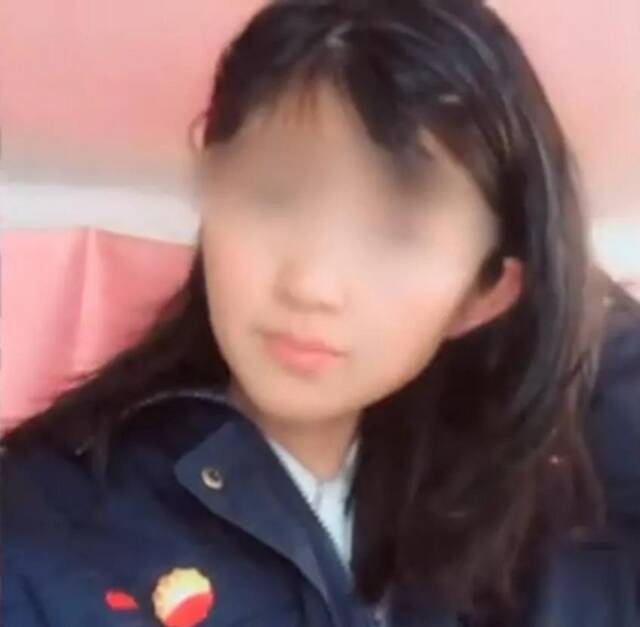 叹息！22岁女孩直播时离奇死亡