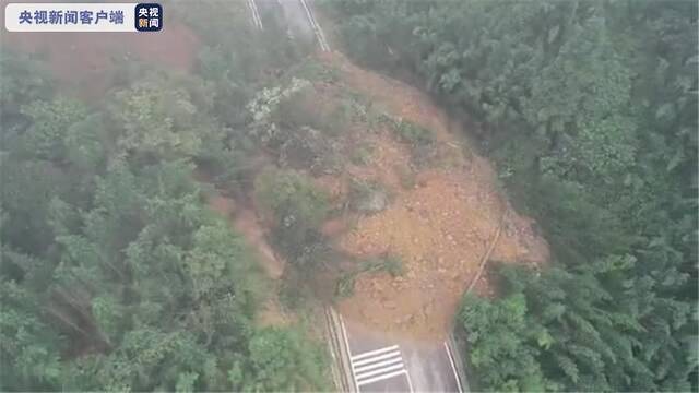 重庆梁平发生山体滑坡致S510省道阻断 交通部门正在抢通