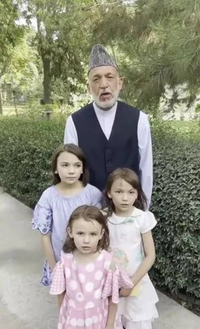 卡尔扎伊和他的女儿们