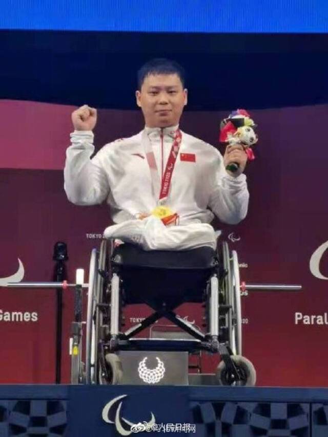 中国队残奥会第9金！齐勇凯获举重男子59公斤级金牌