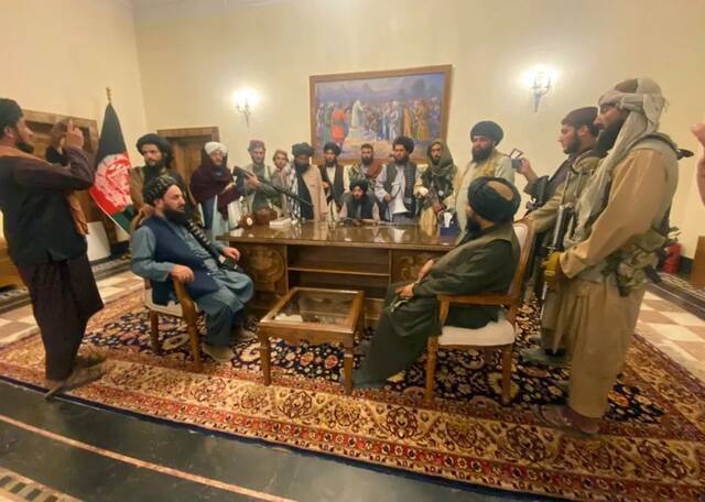 当地时间2021年8月15日，阿富汗喀布尔，塔利班宣称控制阿富汗总统府。图/IC photo