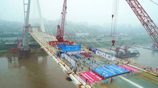 又一世界之最！白居寺长江大桥合龙，用钢量超“鸟巢”